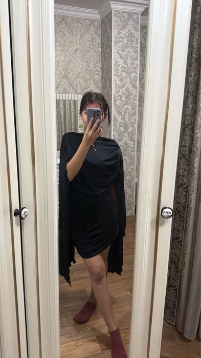 Продам шикарное платье размер s,абсолютно НОВАЯ