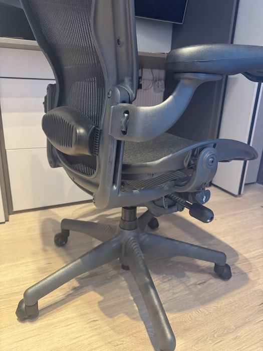 Scaun Herman Miller Aeron Classic Black Marimea C