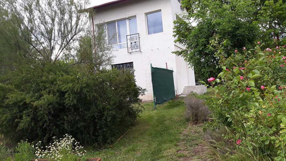 Сграда 90кв.м с Акт.16, с ток и вода в зем. парцел 4,5дка до регулация