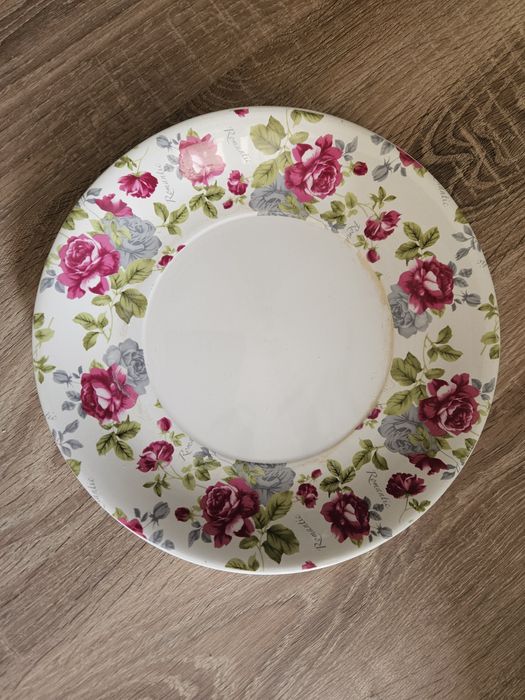 Кашпа с флорални мотиви