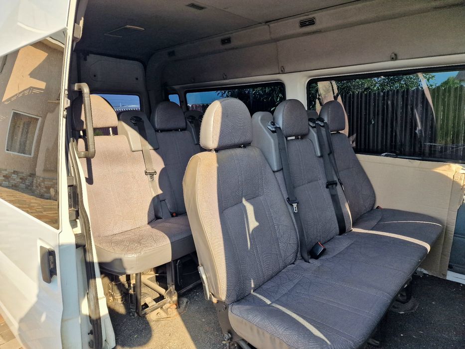 Ford Transit 8+1 Lung și Înalt