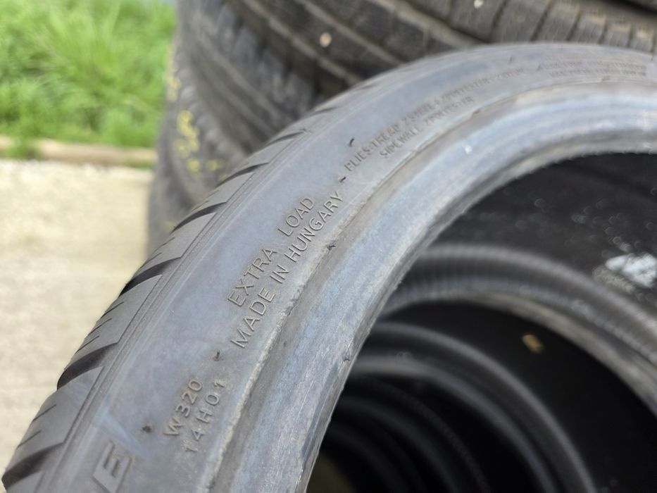 4бр Зимни гуми 235 35 19 - Hankook
