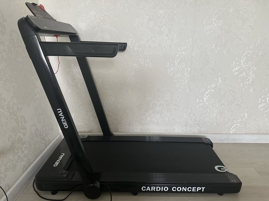 Продам беговую дорожку Genau