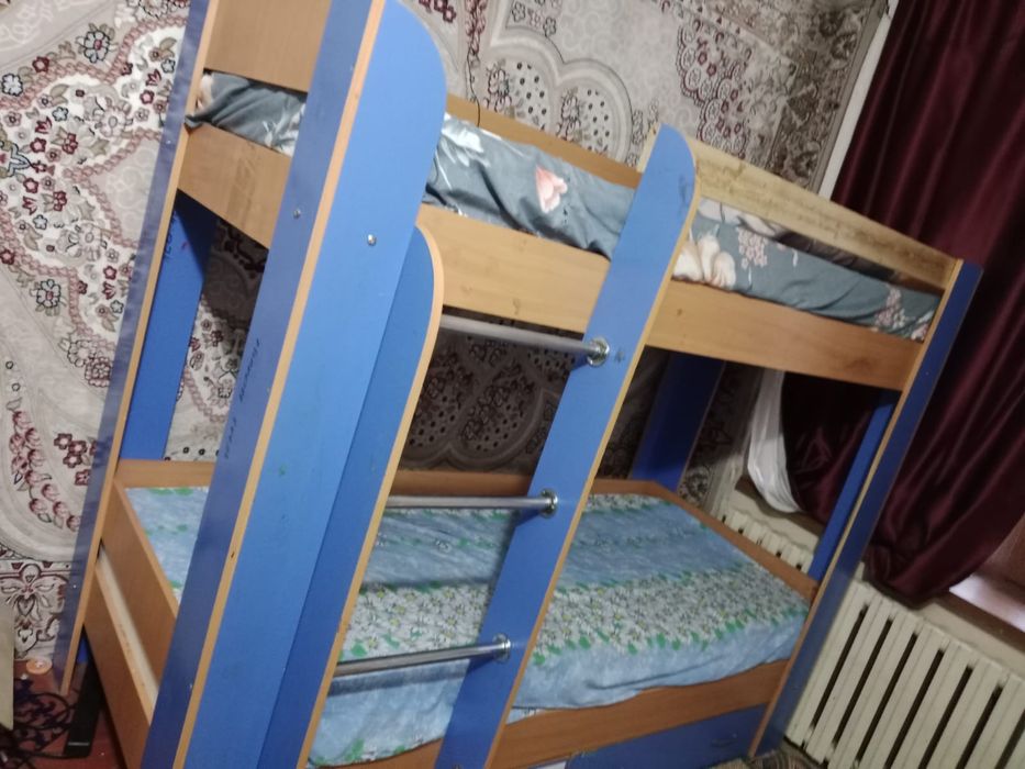 Детская двухъярусная кровать