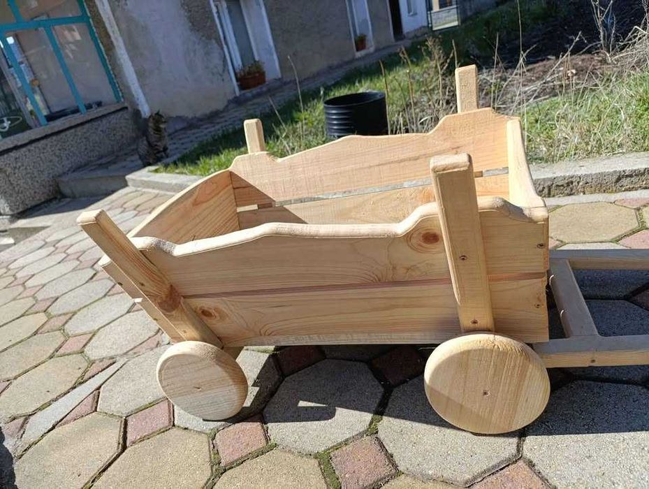 Дървена каручка