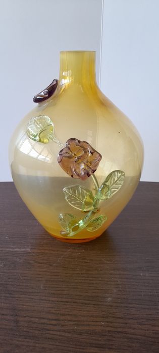 Стари Вази от цветно стъкло