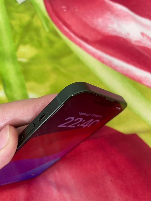 iPhone 13 в хорошем состоянии