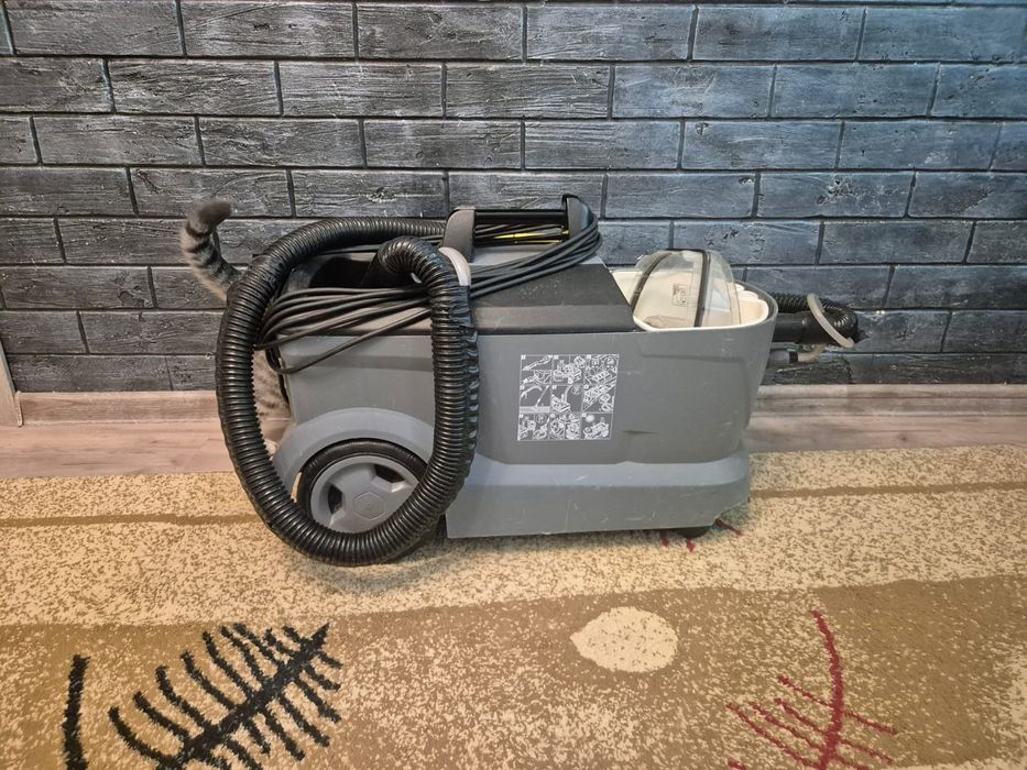 Моющий пылесос Karcher puzzi 10
