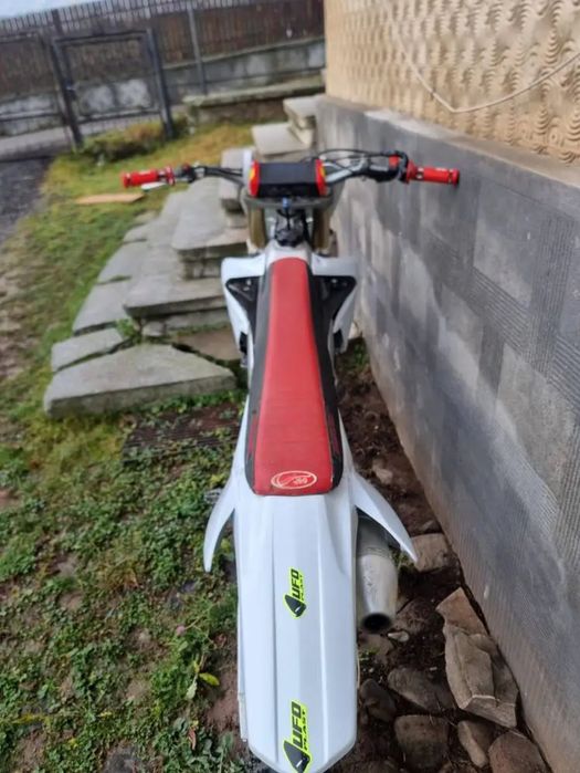 Vand sau schimb Suzuki RMZ 250