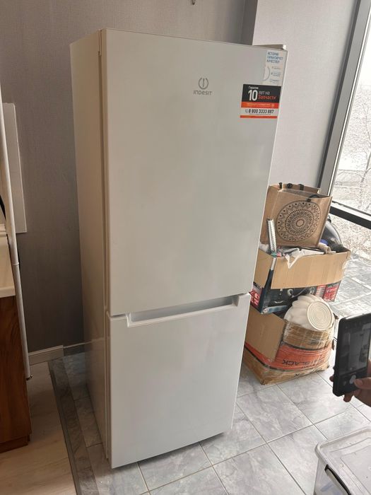 Холодильник Indesit б/у