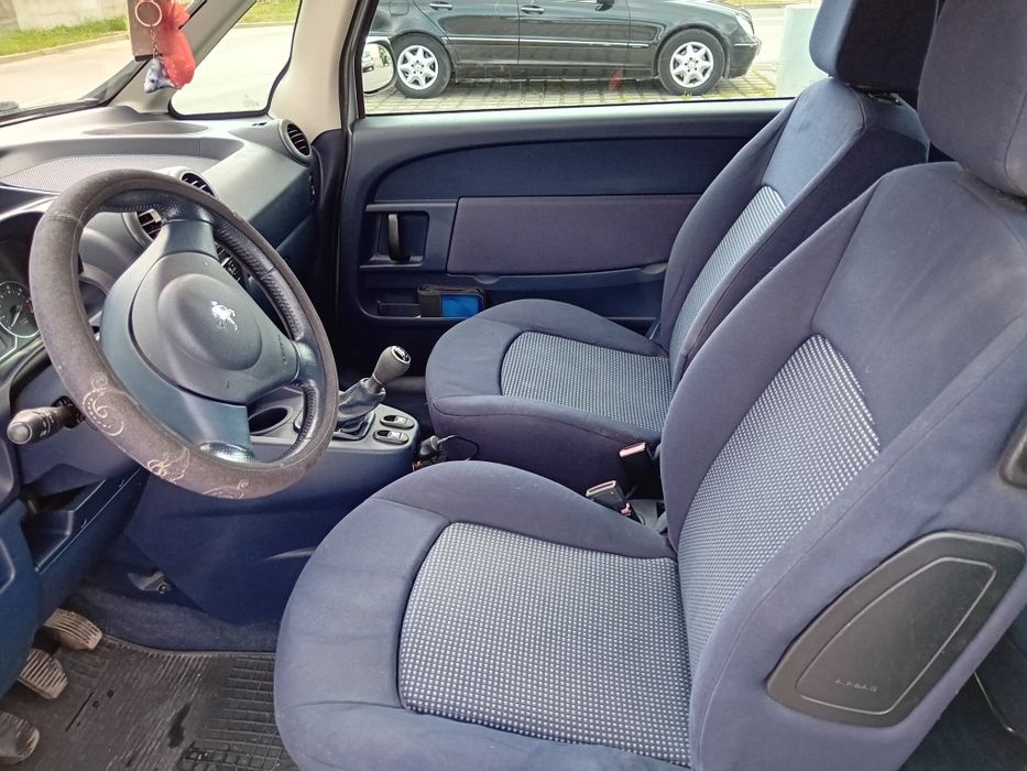 Продавам Пежо 1007