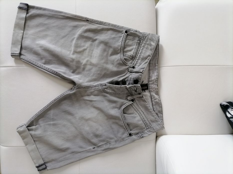 Vând Bermude băieți skinny, produs de calitate, noi noute.