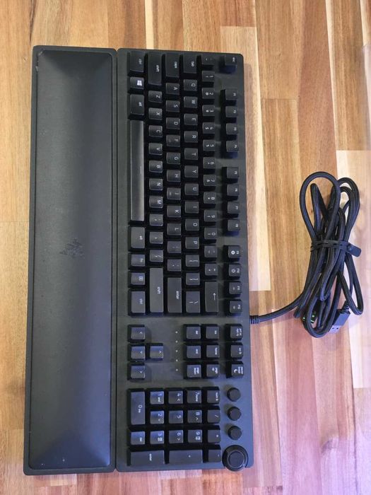 Tastatura Gaming Razer BlackWidow V3 Tastatura Mecanica(RGB+ Wrist Rest)