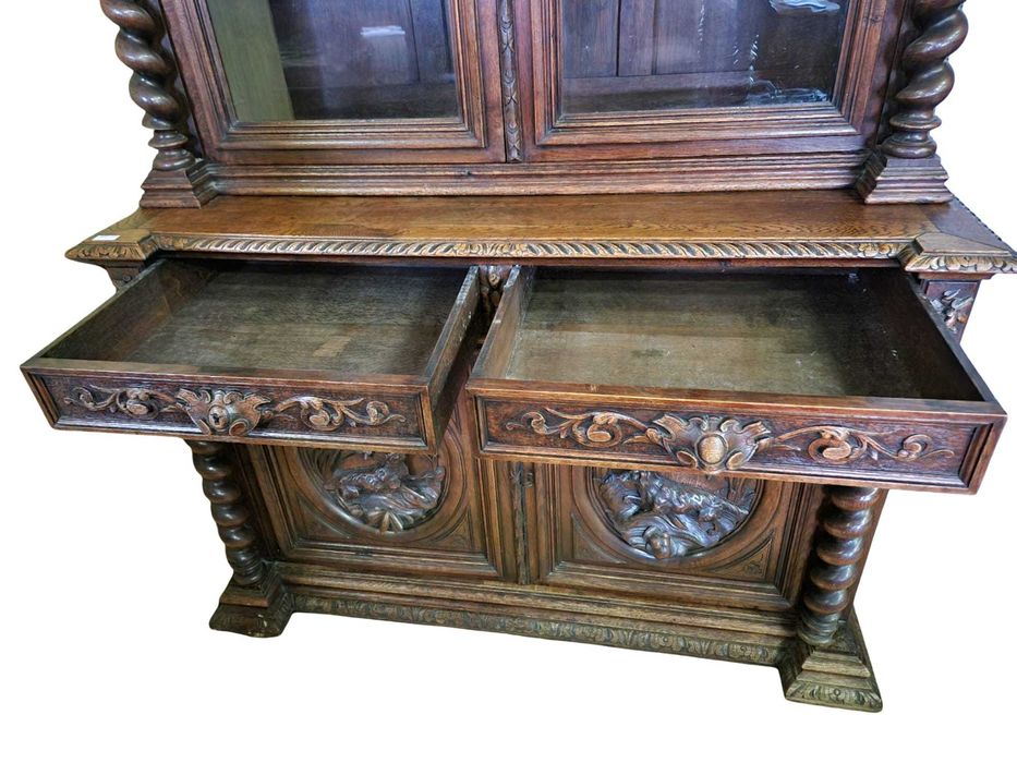 Ръчно Резбован Ловен Бюфет Витрина От Масивен Дъб "Хенри II"