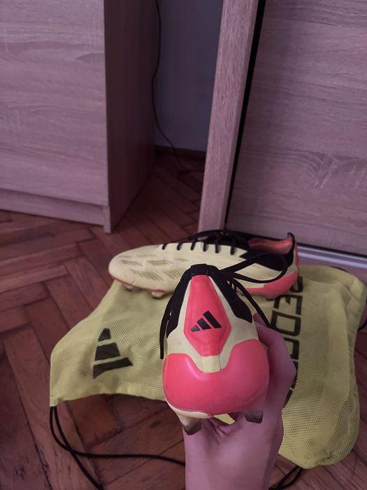 Ghete de fotbal Adidas predator elite