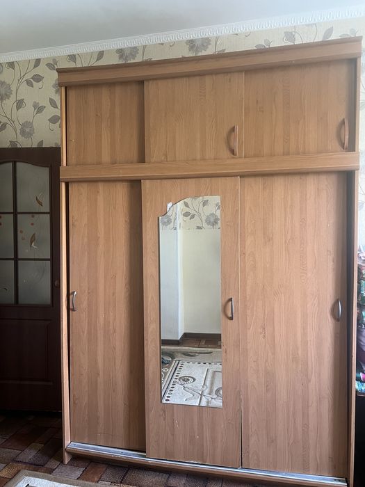 Два шкафа купейные для дома