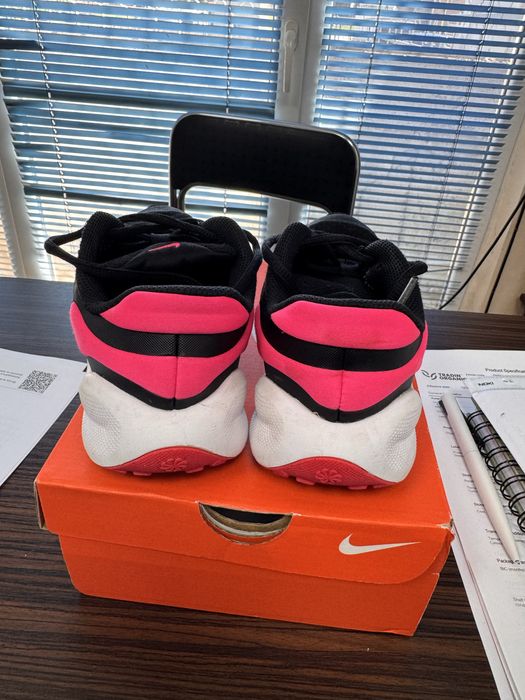 Детски маратонки NIKE 35,5 номер