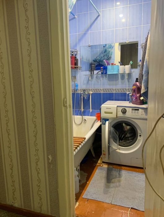 Uchqoʻrgʻon tumani mustaqillik koʻchasi 12a uy sotiiladi