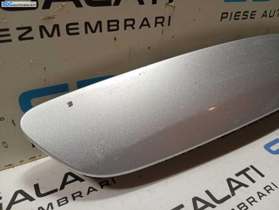 Bandou Ornament Dreapta de pe Spoiler Bara Fata Volkswagen Jetta 3 2005 - 2010 Cod 1K0807718B [M4890]