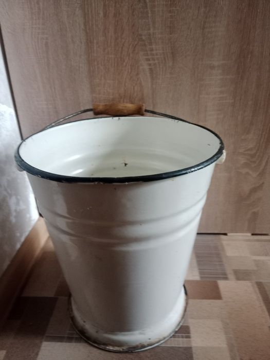 Продам ведра эмалированные  б/у, цена 2000 тенгее