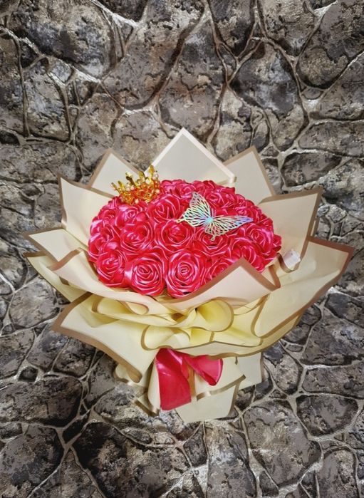 Букеты из атласных роз