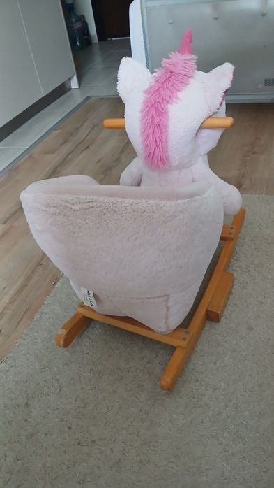 Люлеещо конче еднорог