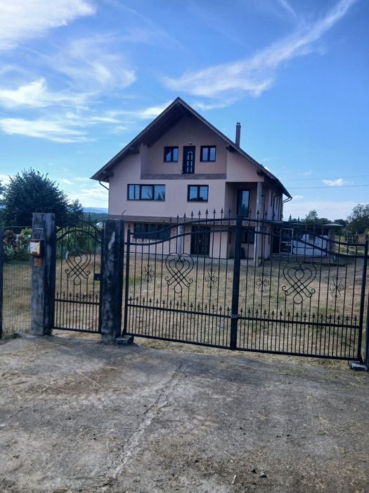 Villa independentā în Buhusi Bacāu
