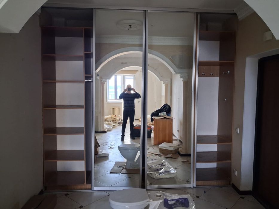 Шкаф для прихожей большая