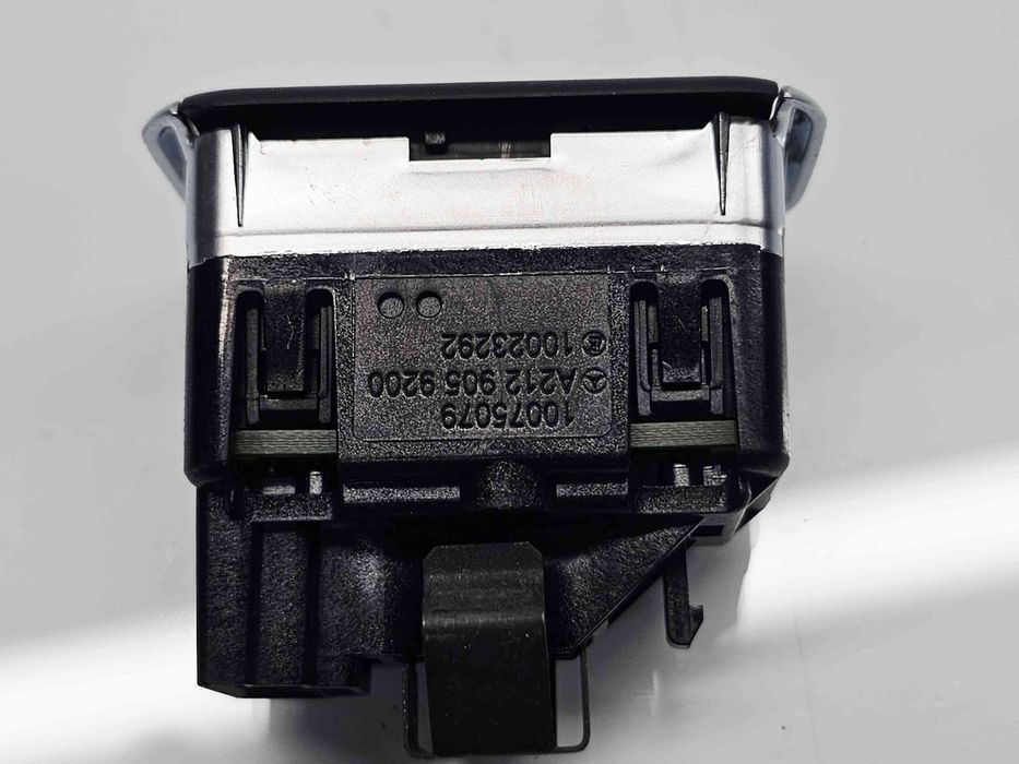 Buton deschidere portbagaj  Mercedes Clasa E (W212) [Fabr 2009-2016]