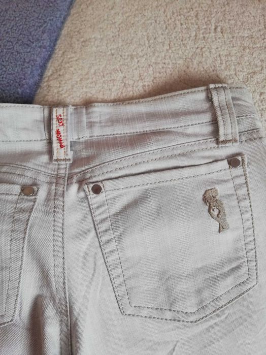 Дамски дънки с ниска талия