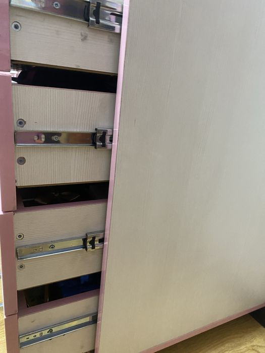 Продам шкаф вместе с тумбой плюс комод