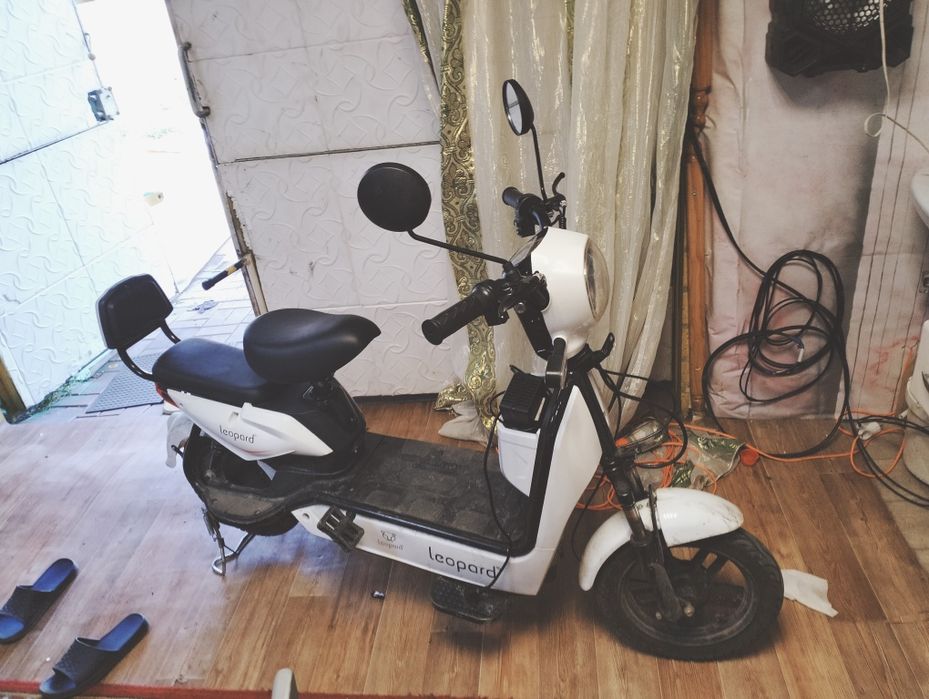 Продам скутер 80кубв