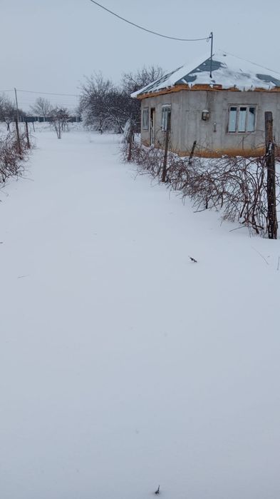 Casă de vânzare in comuna Gugesti