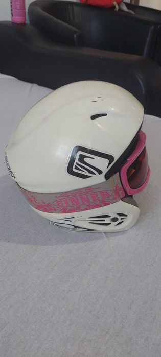 Casca schi pentru copii cam de 8 ani.