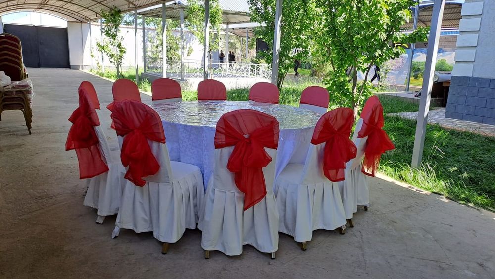 Стол ,стулья, ыдыс аяқтарымен сатылады!