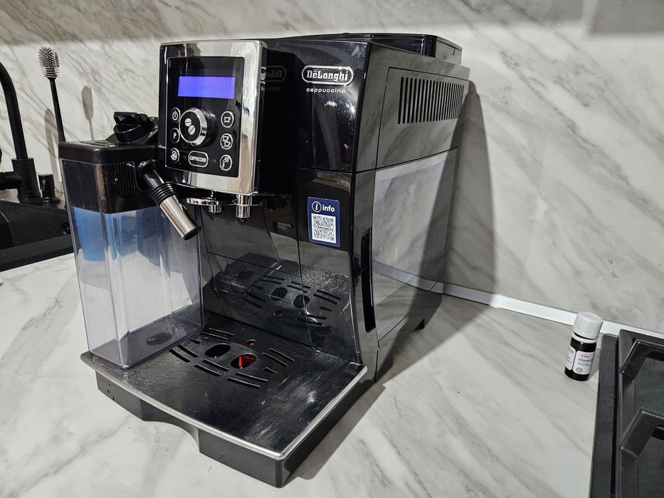 Espressor automat Delonghi Cappucino  + pahar sistem cappuccino