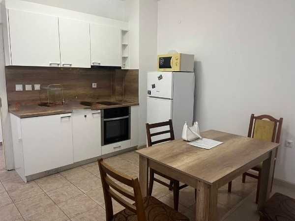 Продава се Тристаен апартамент в Пловдив, Гагарин - 70 кв.м за 1929 €/кв.м - Снимка #2