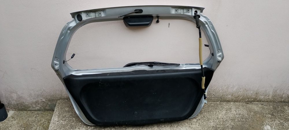 Врата багажник Хонда джаз