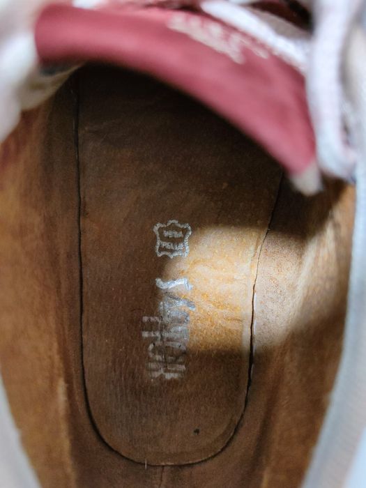 Кецове цвят бордо, на марката Hobbys.