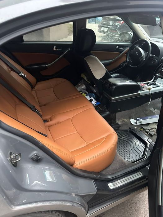 Перетяжка авто салона .