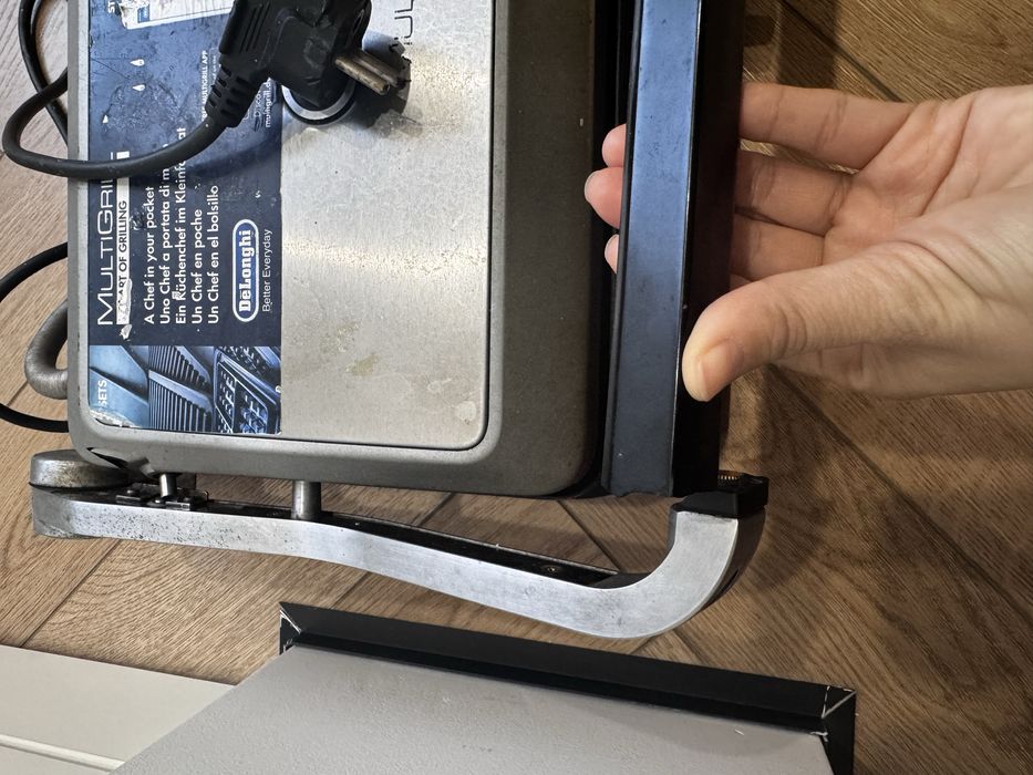 Продам грильницу delonghi