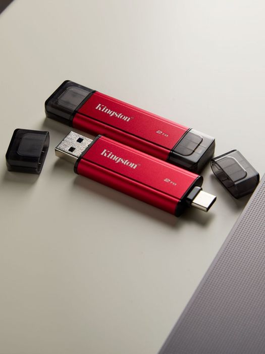 Kingston внешний SSD с двумя разъемами USB type C, USB-A 1TB, 2TB