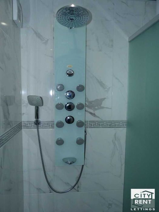 102810 Апартамент с две спални в близост до стадиона във В. Търново