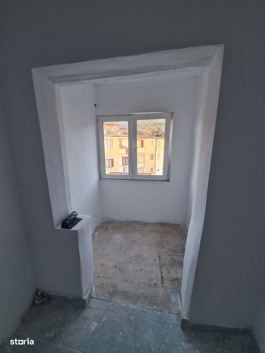 Vand Garsonieră 32m2, bl A6, str Viitorului(lângă Azil)