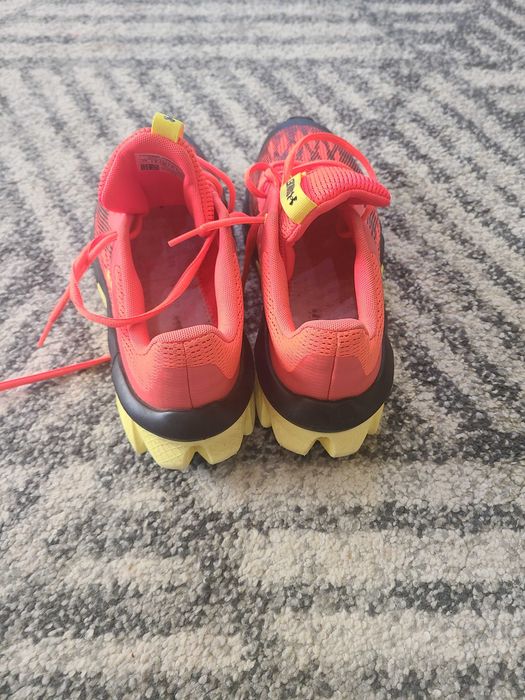Adidasi under armour