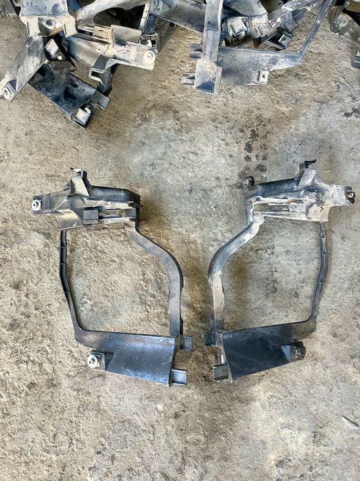 Крепление фар на BMW E60 БМВ Е60