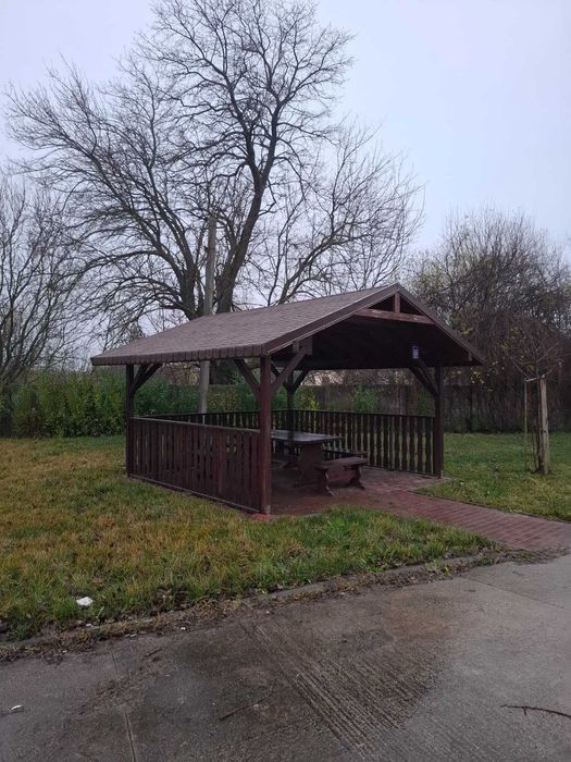 Foisor lemn cu mobilier inclus