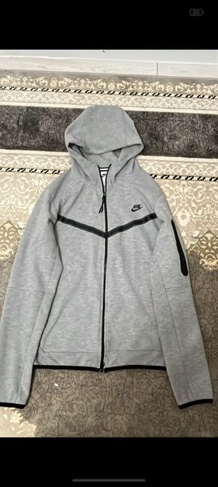 Nike tech fleese  новый (S) рз