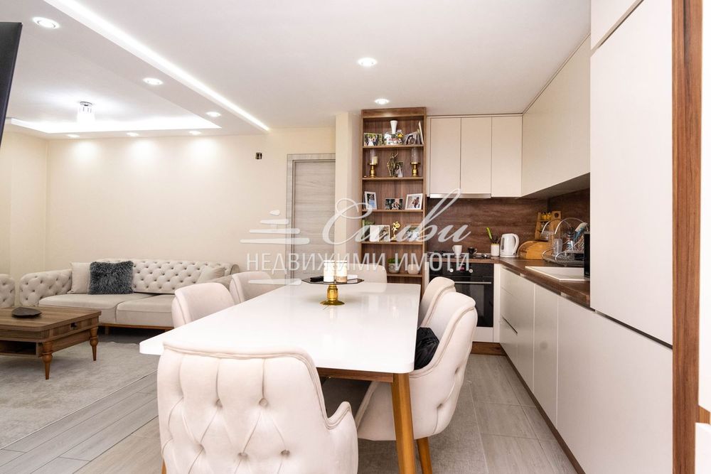 Продава се Тристаен апартамент в Шумен, Пазара - 94 кв.м за 1682 €/кв.м - Снимка #6