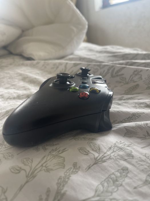 Controller pentru: XBOX ONE: SERIES:S model vechi